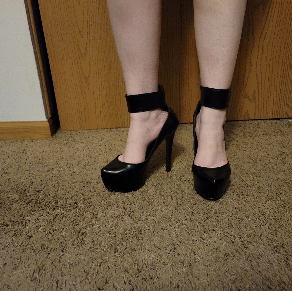 Shoes - Picture 12 of 12